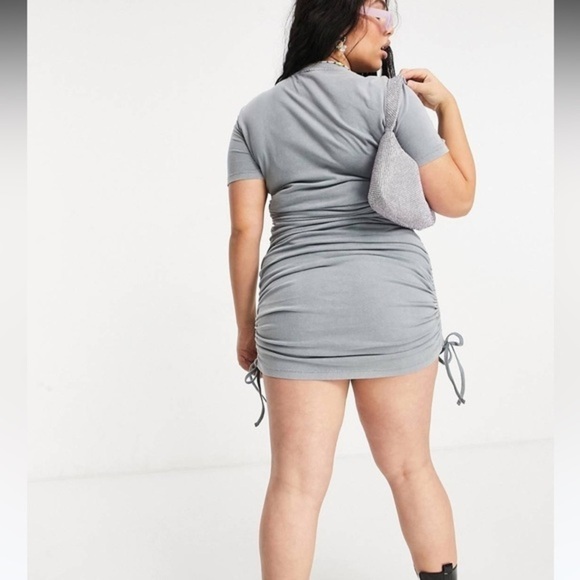 Ruched T-shirt dress - Picture 2 of 8